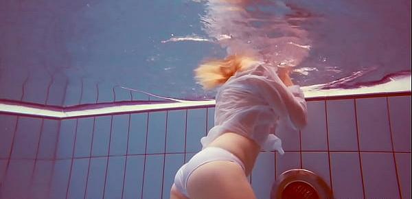 trendsHot babe Melisa Darkova dressed underwater